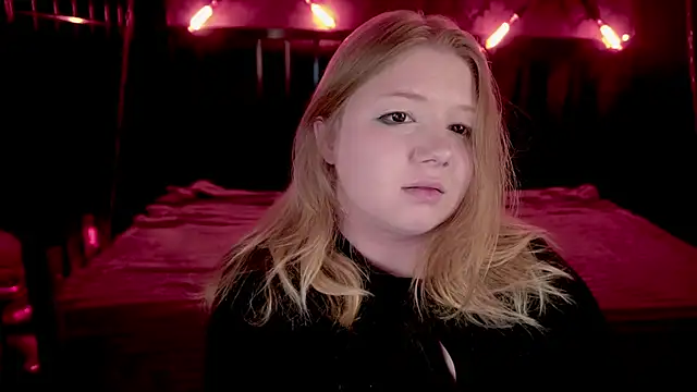 Snapshot of Tinker_Belll chatting on March 17, 2026, 8:12 pm Tinker Belll online show from March 17, 2026, 8:12 pm