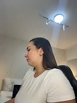 Snapshot of ava_blue chatting on June 19, 2026, 7:09 pm ava blue online show from June 19, 2026, 7:09 pm