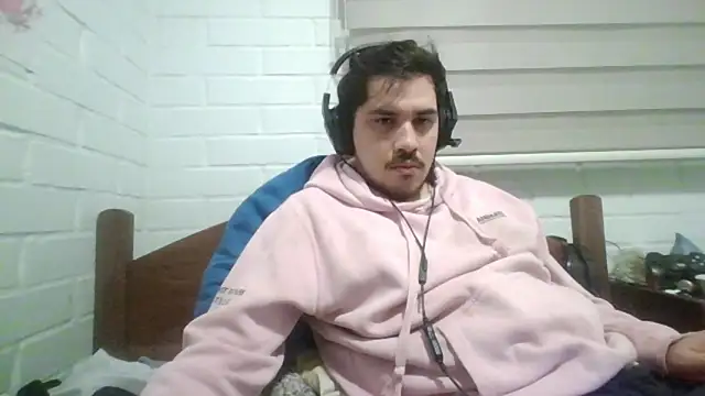 hung weeb online show from May 2, 2026, 1:44 am