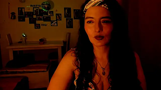 emma luxy online show from April 4, 2026, 3:57 am