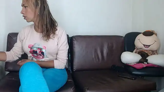 Courtney Valeria online show from October 11, 2025, 6:42 pm