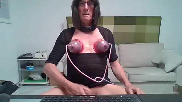 TranseCarmen online show from April 29, 2026, 6:28 am
