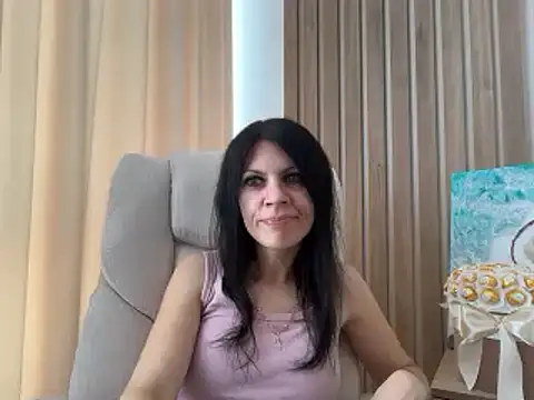 Snapshot of InjaAtHome chatting on August 3, 2026, 10:32 am InjaAtHome online show from August 3, 2026, 10:32 am