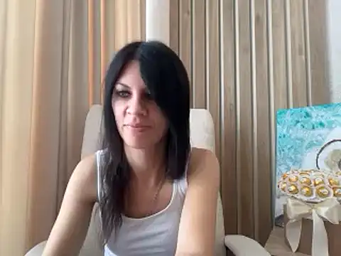 Snapshot of InjaAtHome chatting on August 4, 2026, 11:59 am InjaAtHome online show from August 4, 2026, 11:59 am