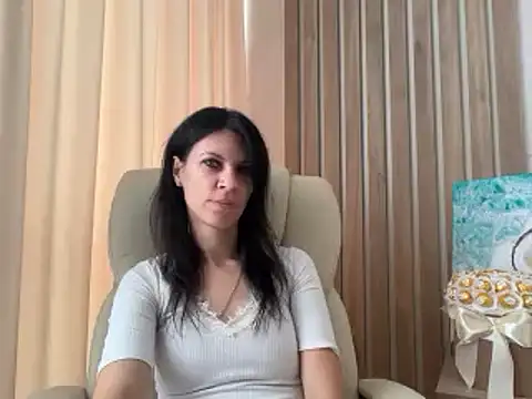 Snapshot of InjaAtHome chatting on July 24, 2026, 9:27 am InjaAtHome online show from July 24, 2026, 9:27 am