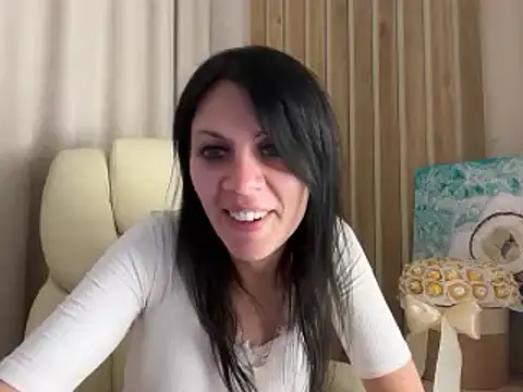 Snapshot of InjaAtHome chatting on July 24, 2026, 9:33 pm InjaAtHome online show from July 24, 2026, 9:33 pm