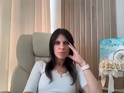 Snapshot of InjaAtHome chatting on July 28, 2026, 2:13 pm InjaAtHome online show from July 28, 2026, 2:13 pm