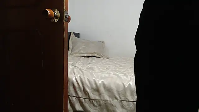 littlepornstars online show from October 25, 2025, 2:44 am