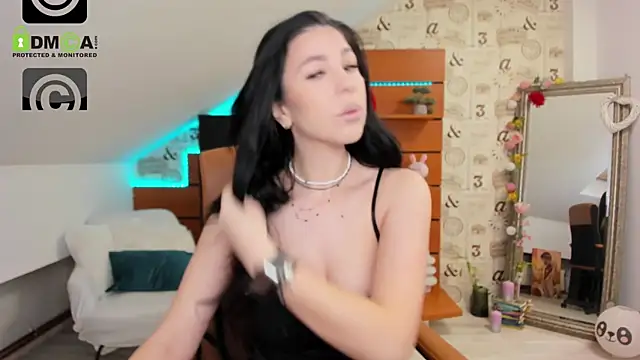 EmillyTaylor online show from April 22, 2026, 3:35 am