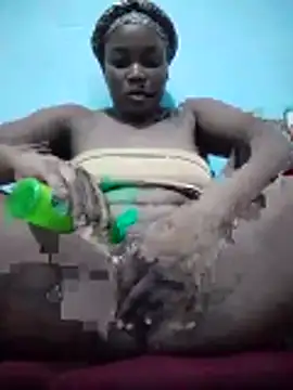 pussyqueene online show from November 18, 2025, 3:10 am