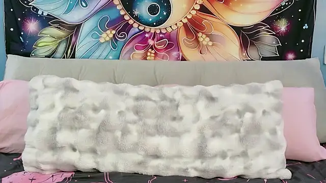 SaraBearXo online show from February 28, 2026, 12:38 pm