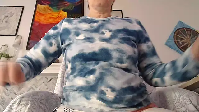 AuroraWillows online show from February 2, 2026, 7:46 pm