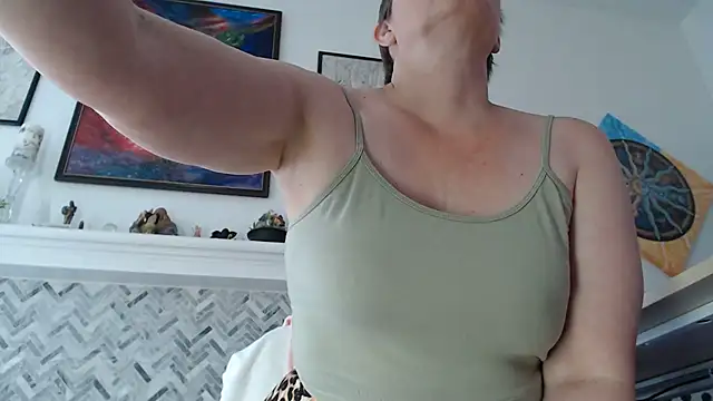AuroraWillows online show from July 3, 2026, 2:34 pm