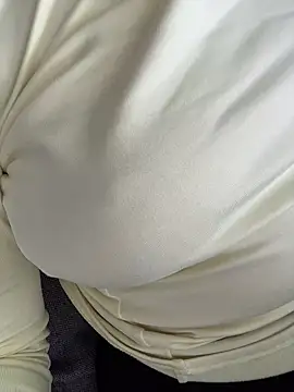 YourMeoww online show from November 3, 2025, 9:02 am