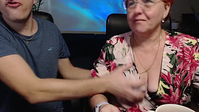 JoannaAndNeighbour online show from October 29, 2025, 12:26 pm