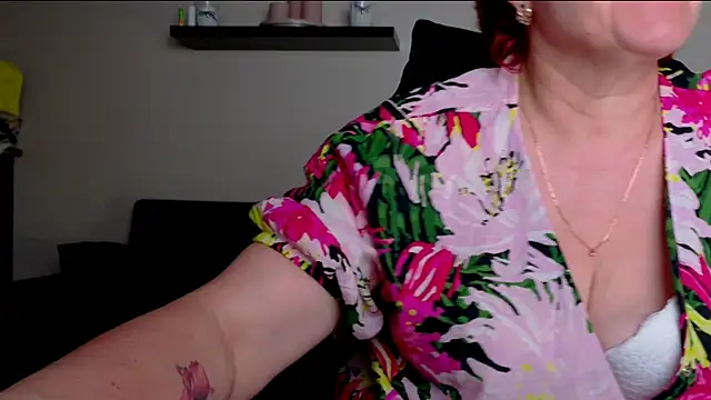 JoannaAndNeighbour online show from June 11, 2026, 8:55 am