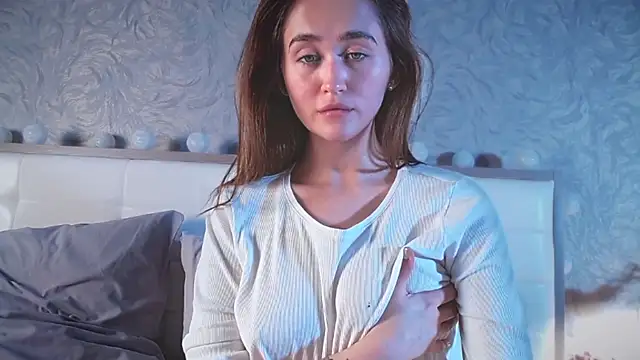 millllina online show from October 9, 2025, 3:45 pm