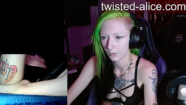 alicewonder09 online show from June 25, 2026, 2:53 am