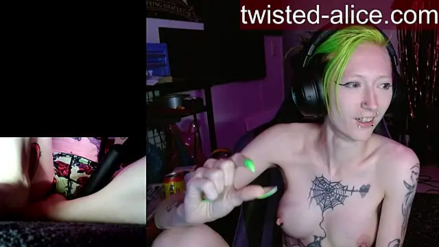 alicewonder09 online show from April 26, 2026, 3:37 am
