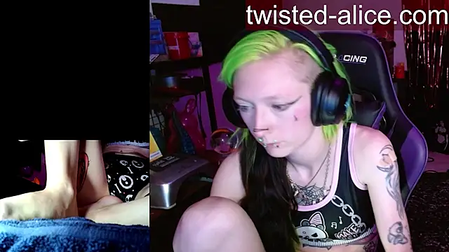 alicewonder09 online show from May 6, 2026, 3:10 am
