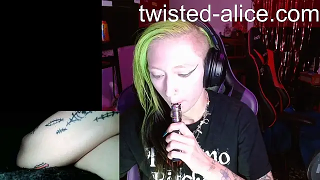 alicewonder09 online show from July 27, 2026, 3:13 am