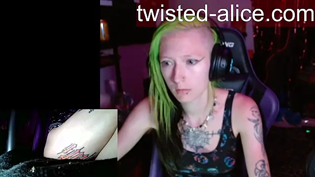 alicewonder09 online show from July 19, 2026, 3:04 am