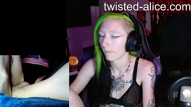alicewonder09 online show from June 24, 2026, 3:38 am