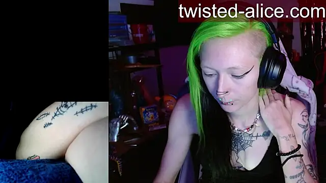 Snapshot of alicewonder09 chatting on June 15, 2026, 3:18 am alicewonder09 online show from June 15, 2026, 3:18 am