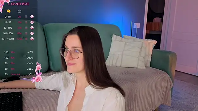 Alexperchik online show from February 10, 2026, 3:33 pm