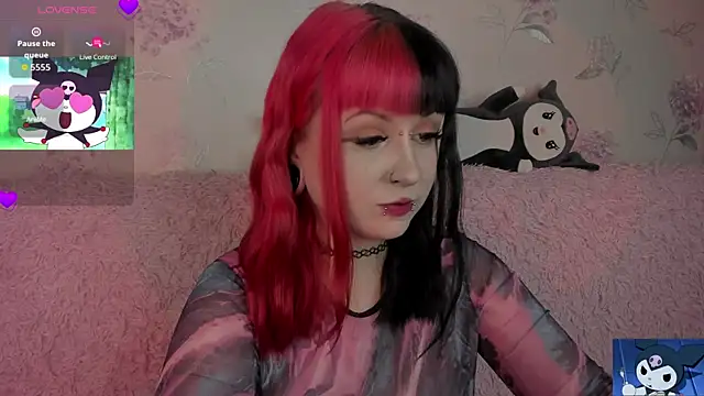 t0riayun0 online show from September 12, 2025, 5:13 pm