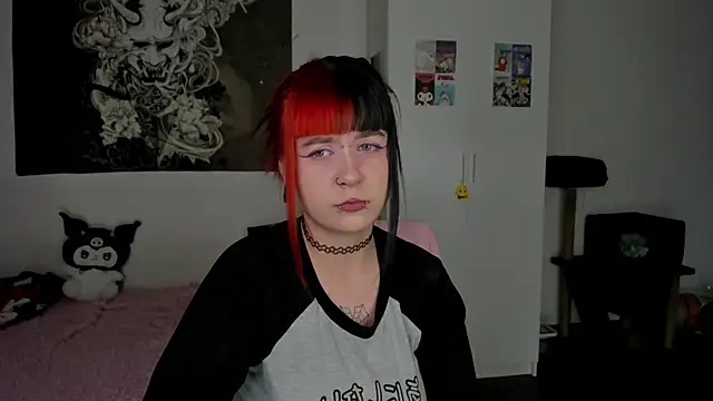 t0riayun0 online show from February 23, 2025, 2:40 am