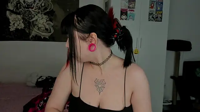 t0riayun0 online show from February 25, 2025, 10:53 pm