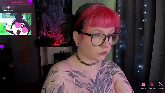 t0riayun0 online show from March 11, 2026, 10:59 pm