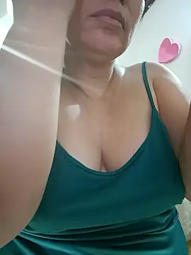 Snapshot of hottplay chatting on February 11, 2026, 11:15 pm hottplay online show from February 11, 2026, 11:15 pm