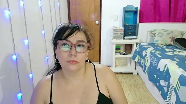 hottplay online show from September 14, 2025, 10:37 am