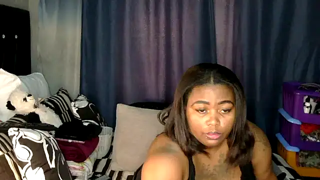 caramelbooty69 online show from February 23, 2026, 1:01 pm