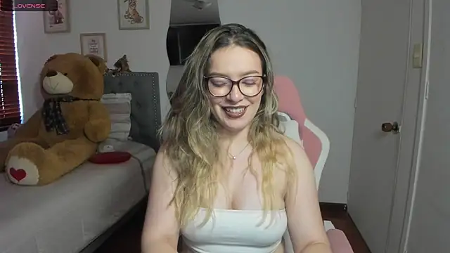 Snapshot of samysweet_8 chatting on May 9, 2026, 12:08 pm samysweet 8 online show from May 9, 2026, 12:08 pm