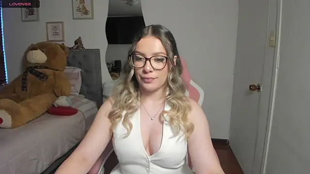 Snapshot of samysweet_8 chatting on May 20, 2026, 10:18 pm samysweet 8 online show from May 20, 2026, 10:18 pm