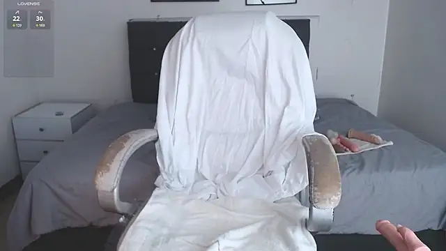 selena yourmilf online show from February 15, 2026, 2:38 pm