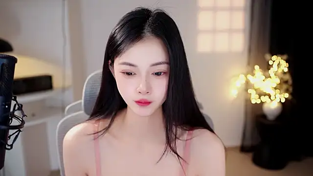Ocean--Lili online show from July 18, 2026, 2:25 pm