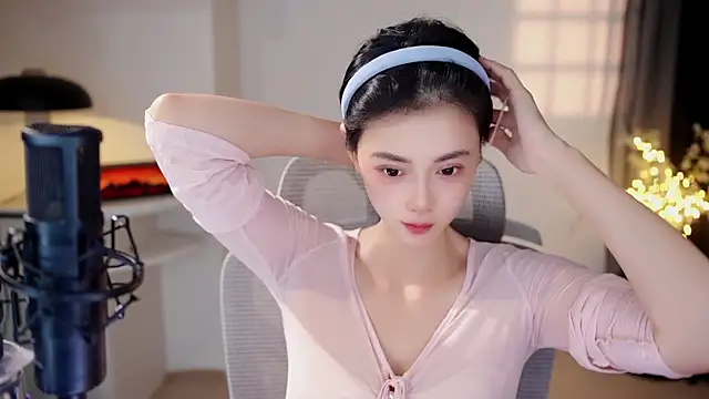 Ocean--Lili online show from August 6, 2026, 2:23 pm