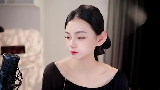 Ocean--Lili online show from June 9, 2026, 2:29 pm