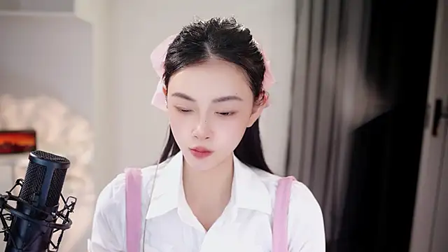 Ocean--Lili online show from June 24, 2026, 2:15 pm