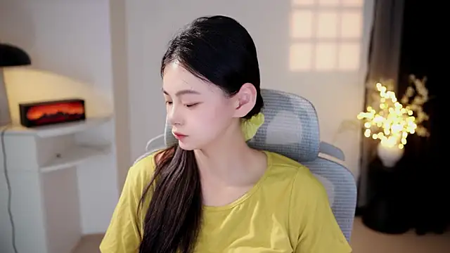 Ocean--Lili online show from July 28, 2026, 2:13 pm