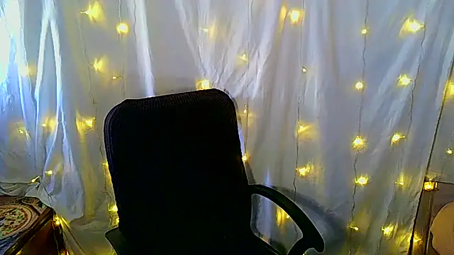 Victoria Marks online show from September 27, 2025, 4:51 am