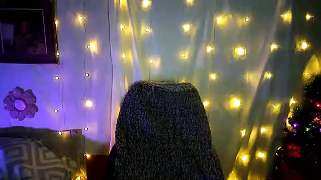 Victoria Marks online show from December 14, 2024, 9:02 pm