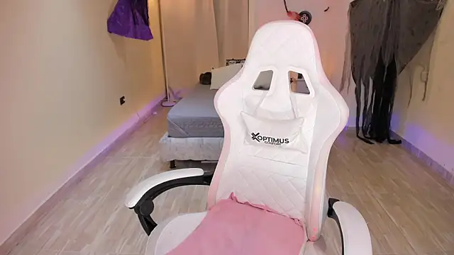 carleee winter online show from October 24, 2025, 11:59 pm