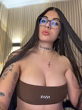 Snapshot of Sarasanders_4 chatting on March 13, 2026, 1:54 am Sarasanders 4 online show from March 13, 2026, 1:54 am