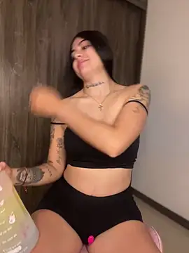 Sarasanders 4 online show from February 21, 2025, 2:06 am