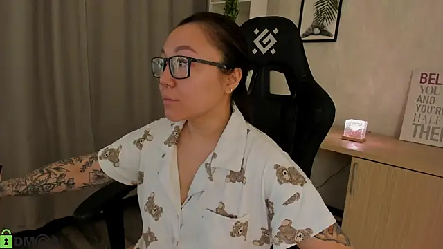 Snapshot of gentle_muse chatting on February 16, 2026, 12:09 am gentle muse online show from February 16, 2026, 12:09 am